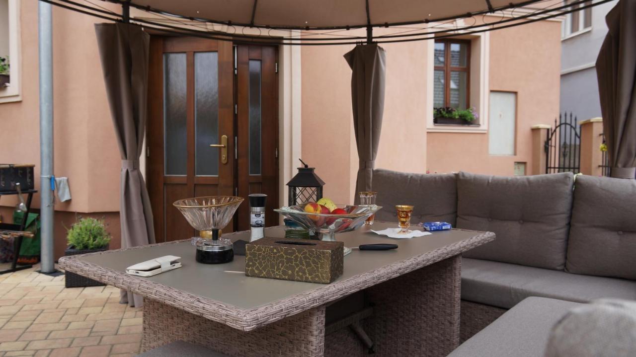U Salonu Virginia Apartment Česká Kamenice Bagian luar foto